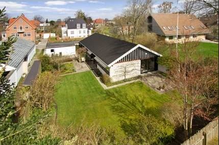 huset-set-udefra-fra-baghaven